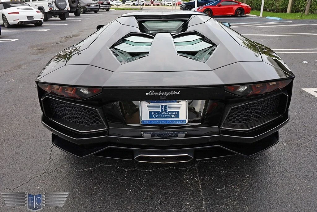 2016 Lamborghini Aventador LP700-4 - Image 9 of 12