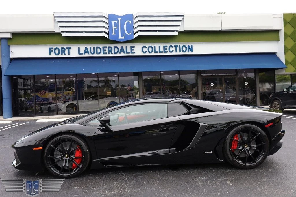 2016 Lamborghini Aventador LP700-4 - Image 3 of 12