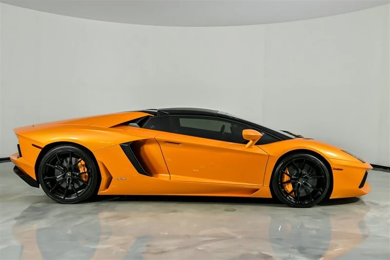 2016 Lamborghini Aventador LP700-4 - Image 13 of 21