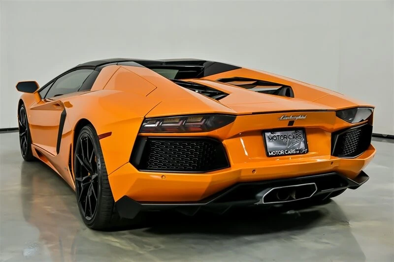 2016 Lamborghini Aventador LP700-4 - Image 9 of 21