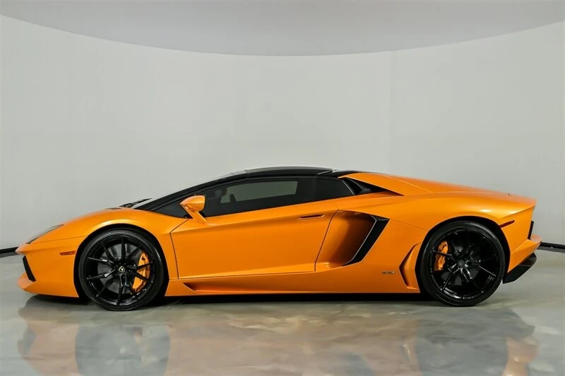2016 Lamborghini Aventador LP700-4 - Image 7 of 21
