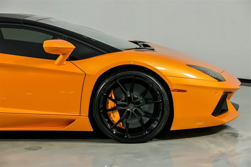 2016 Lamborghini Aventador LP700-4 - Image 14 of 21