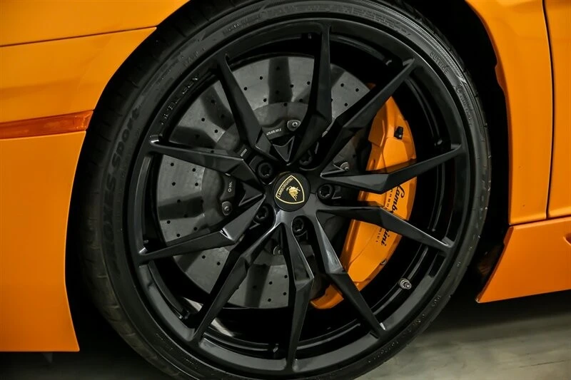 2016 Lamborghini Aventador LP700-4 - Image 17 of 21