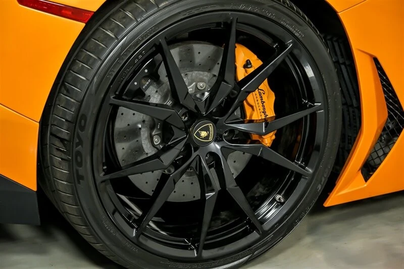 2016 Lamborghini Aventador LP700-4 - Image 15 of 21