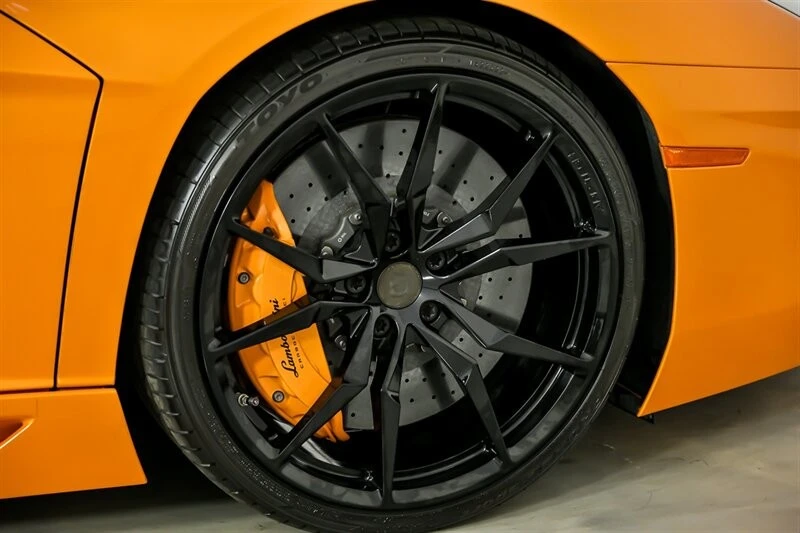 2016 Lamborghini Aventador LP700-4 - Image 16 of 21