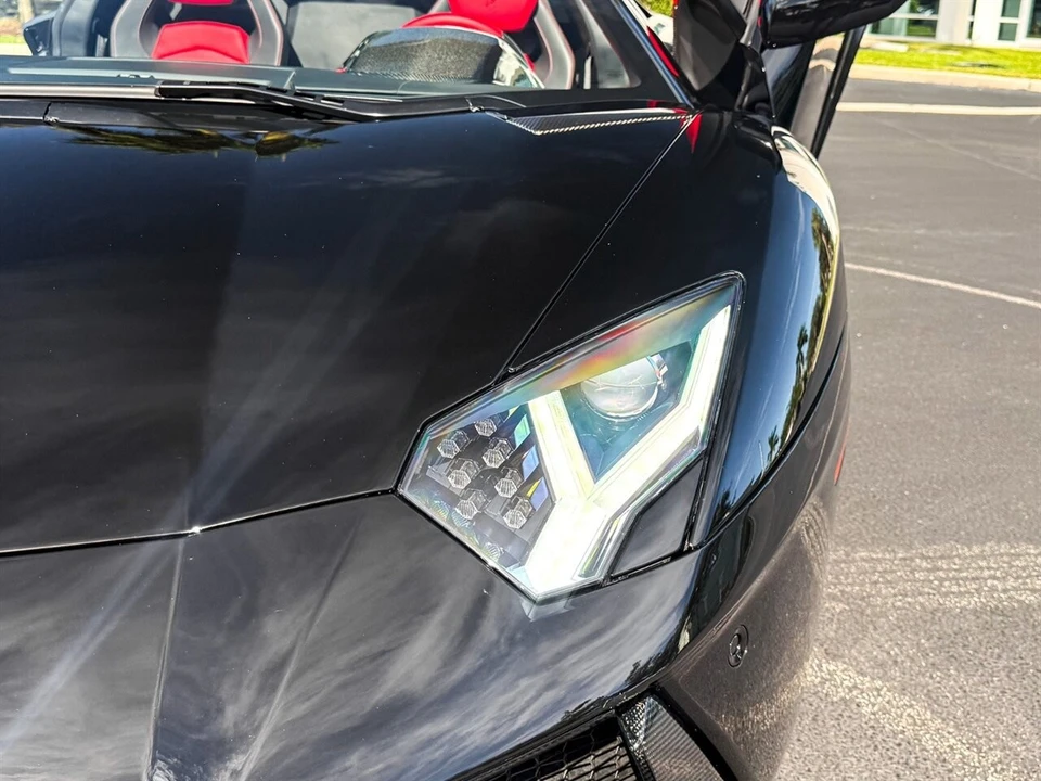 2016 Lamborghini Aventador LP700-4 - Image 3 of 4