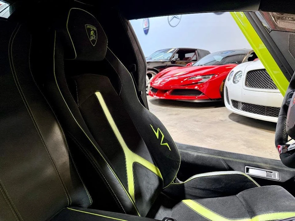 2016 Lamborghini Aventador SuperVeloce LP750-4 - Image 9 of 15