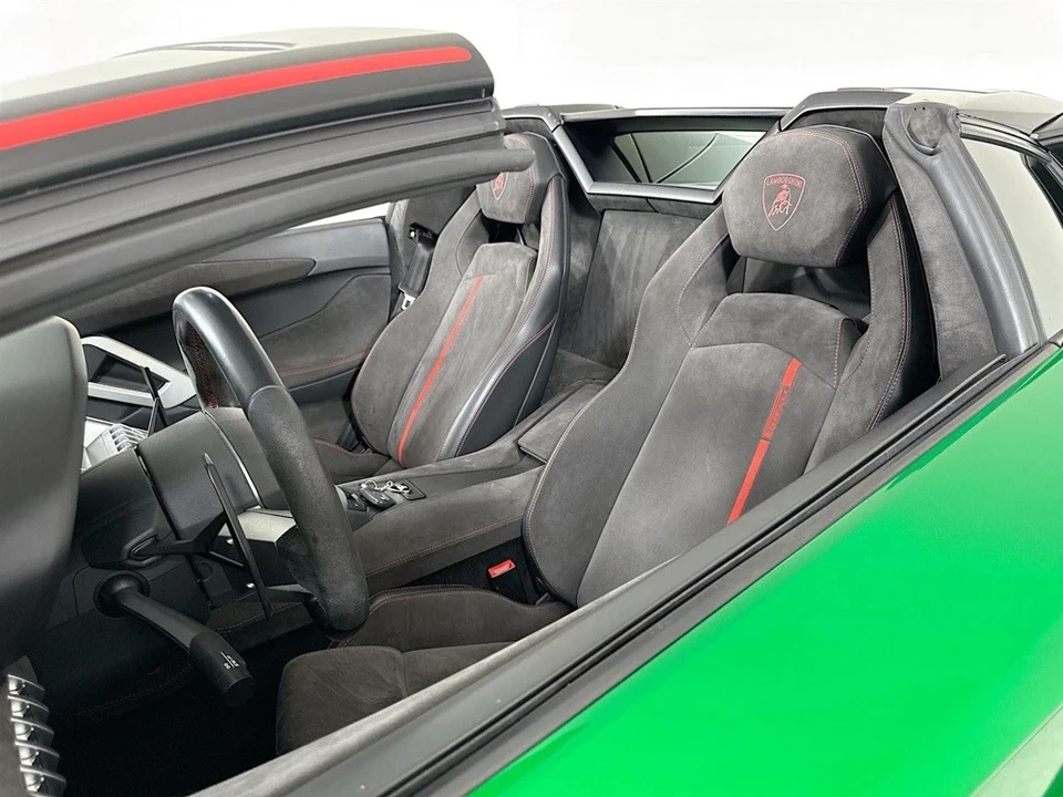 2016 Lamborghini Aventador LP700-4 - Image 11 of 12