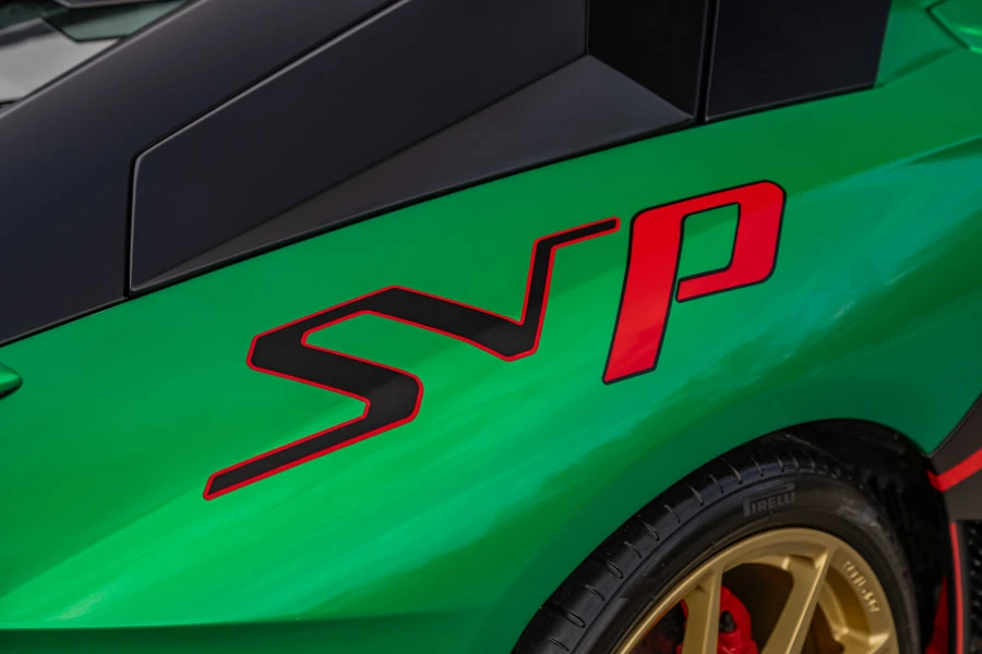 2016 Lamborghini Aventador LP700-4 - Image 9 of 31