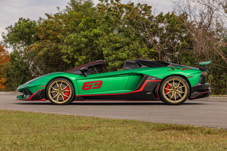 2016 Lamborghini Aventador LP700-4 - Image 2 of 31