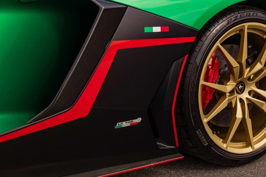 2016 Lamborghini Aventador LP700-4 - Image 15 of 31