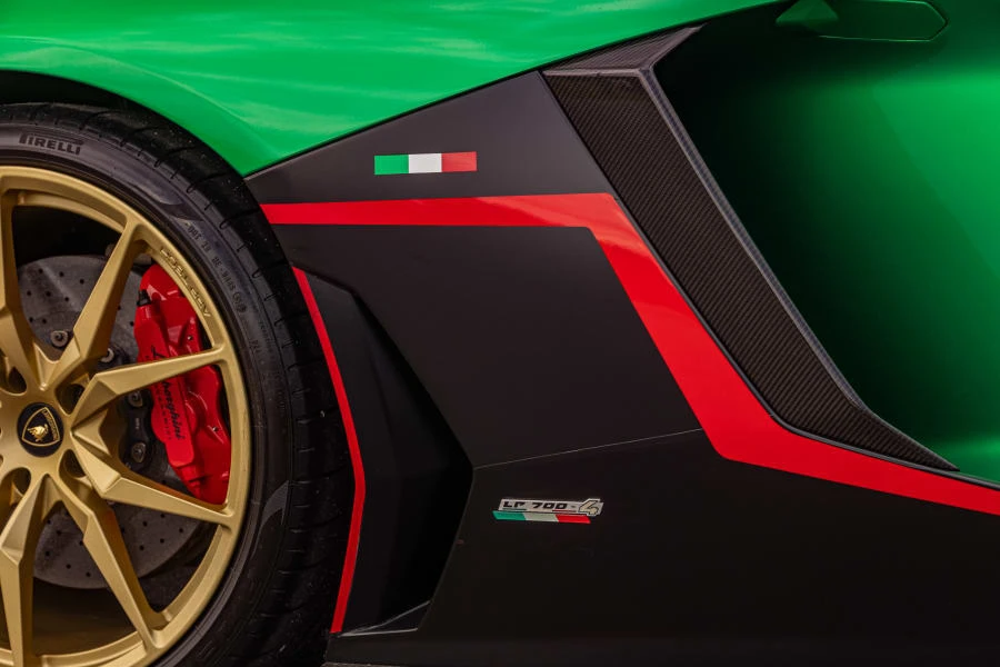 2016 Lamborghini Aventador LP700-4 - Image 14 of 31