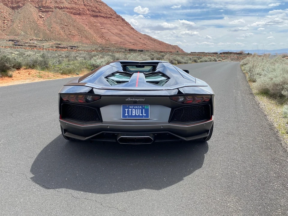 2016 Lamborghini Aventador LP700-4 - Image 7 of 31