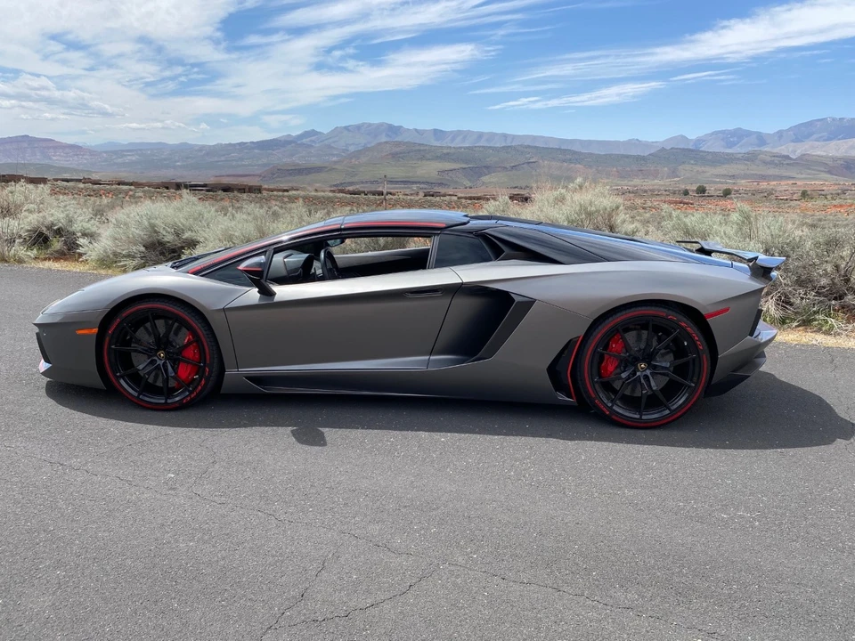 2016 Lamborghini Aventador LP700-4 - Image 4 of 31