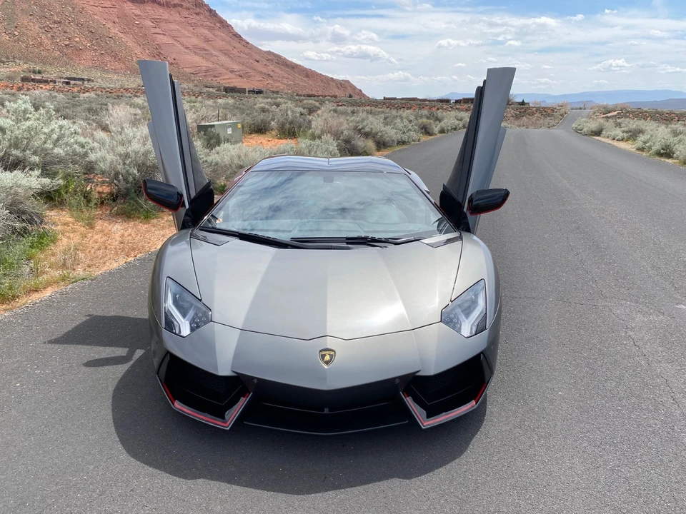 2016 Lamborghini Aventador LP700-4 - Image 14 of 31