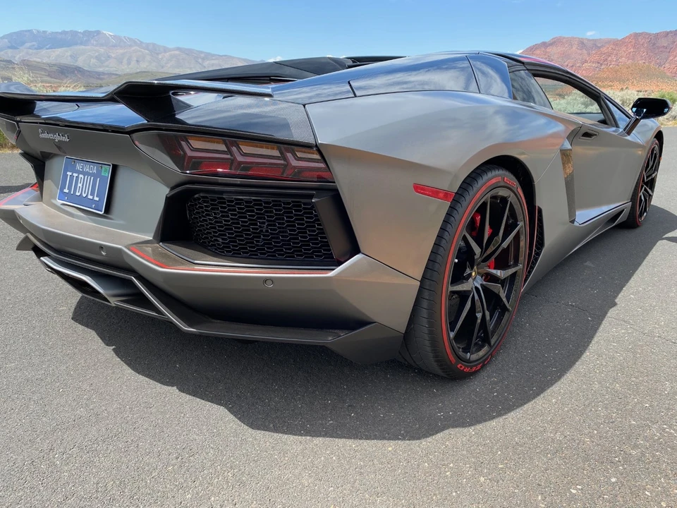 2016 Lamborghini Aventador LP700-4 - Image 9 of 31