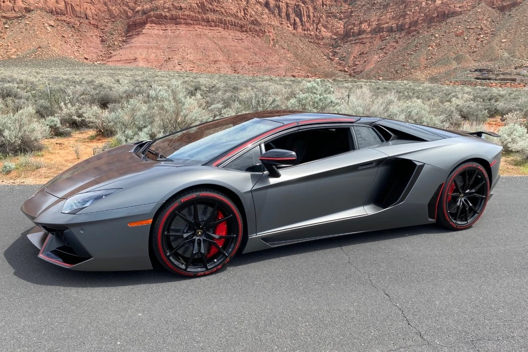 2016 Lamborghini Aventador LP700-4 - Image 1 of 31