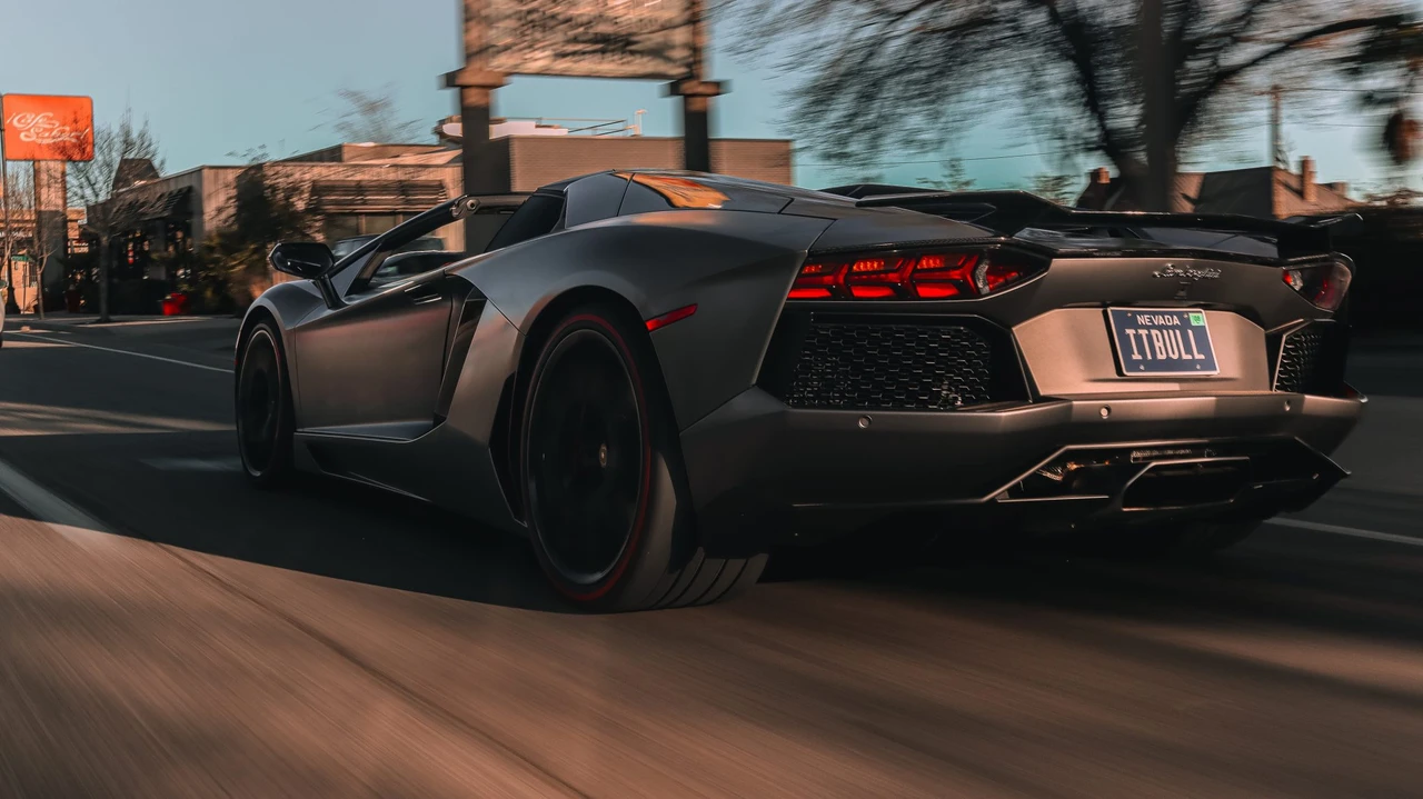 2016 Lamborghini Aventador LP700-4 - Image 19 of 31