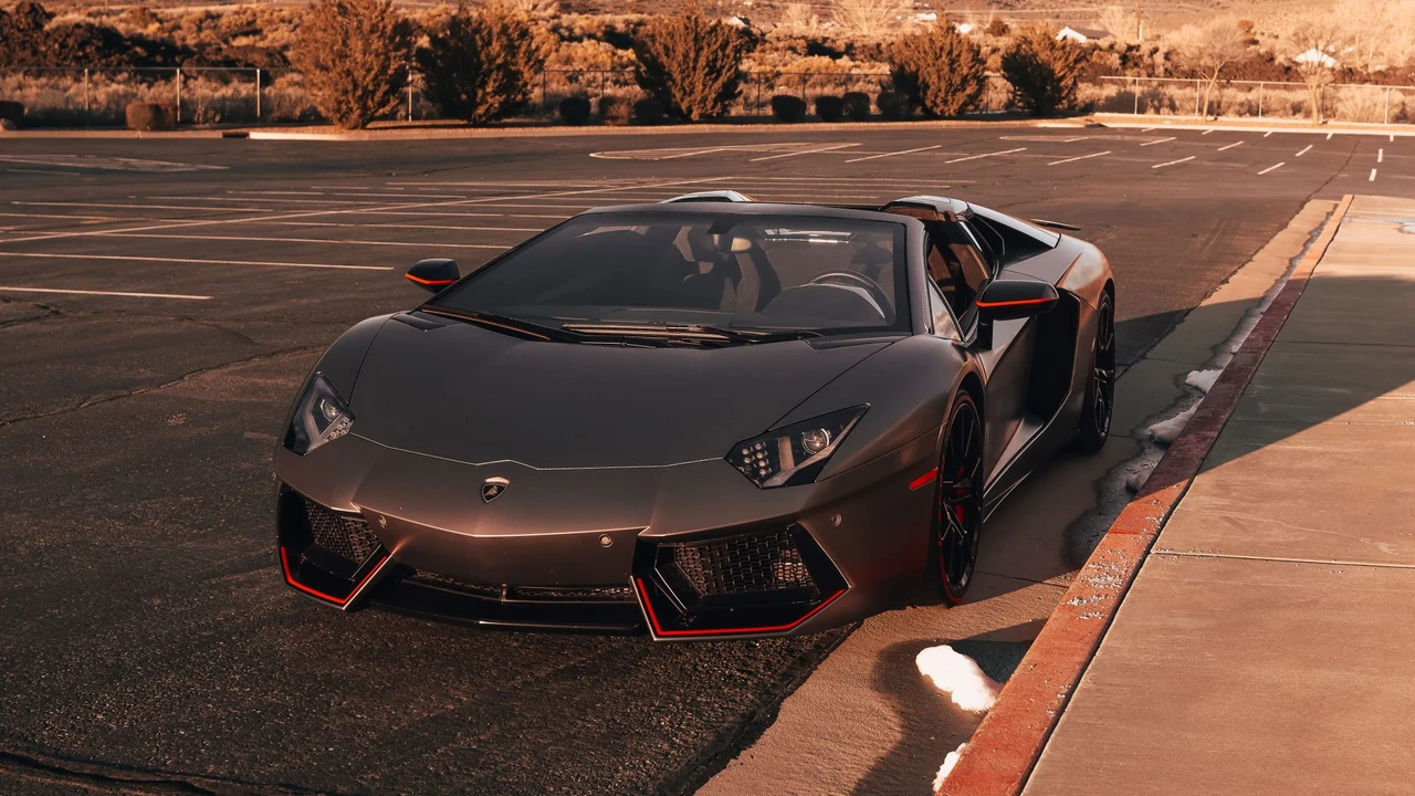 2016 Lamborghini Aventador LP700-4 - Image 15 of 31