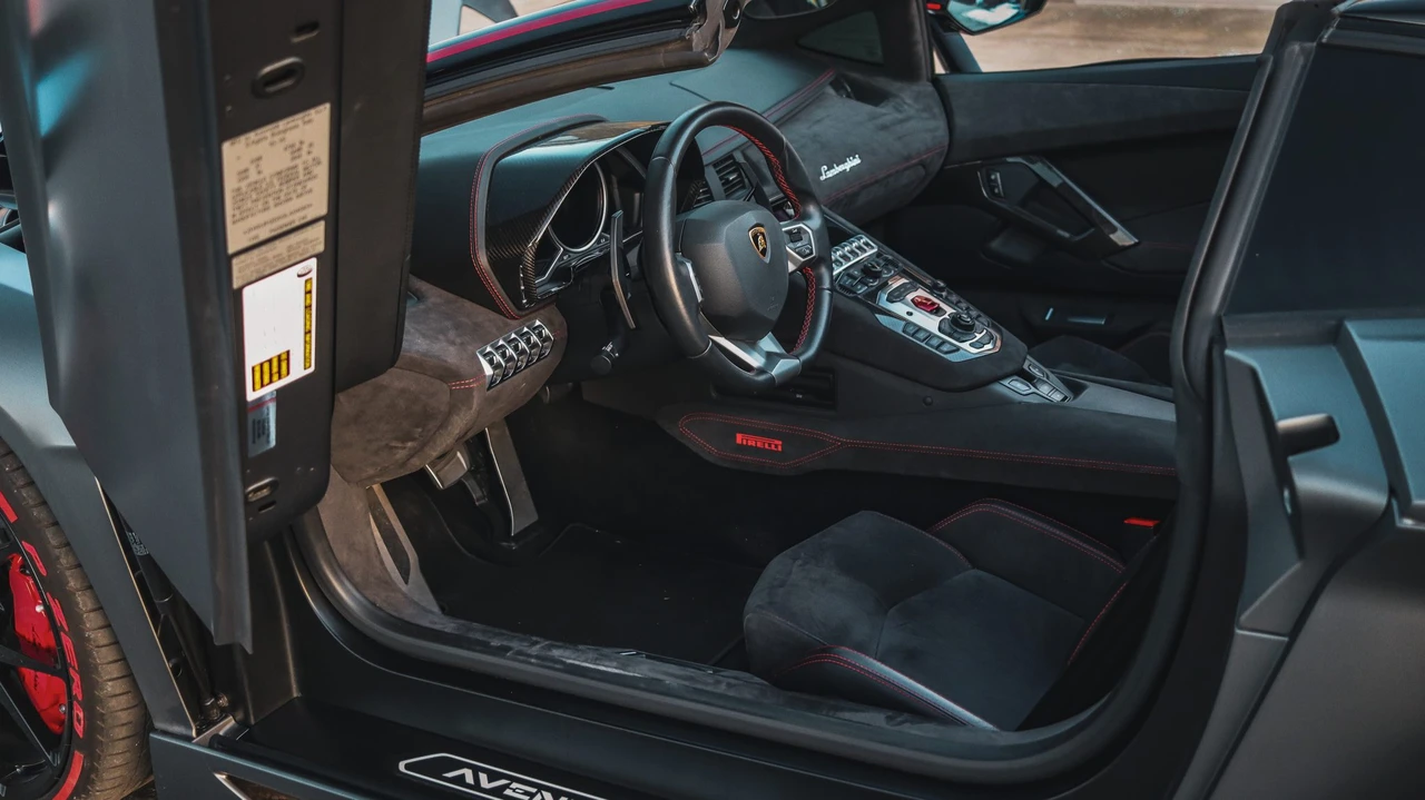 2016 Lamborghini Aventador LP700-4 - Image 31 of 31