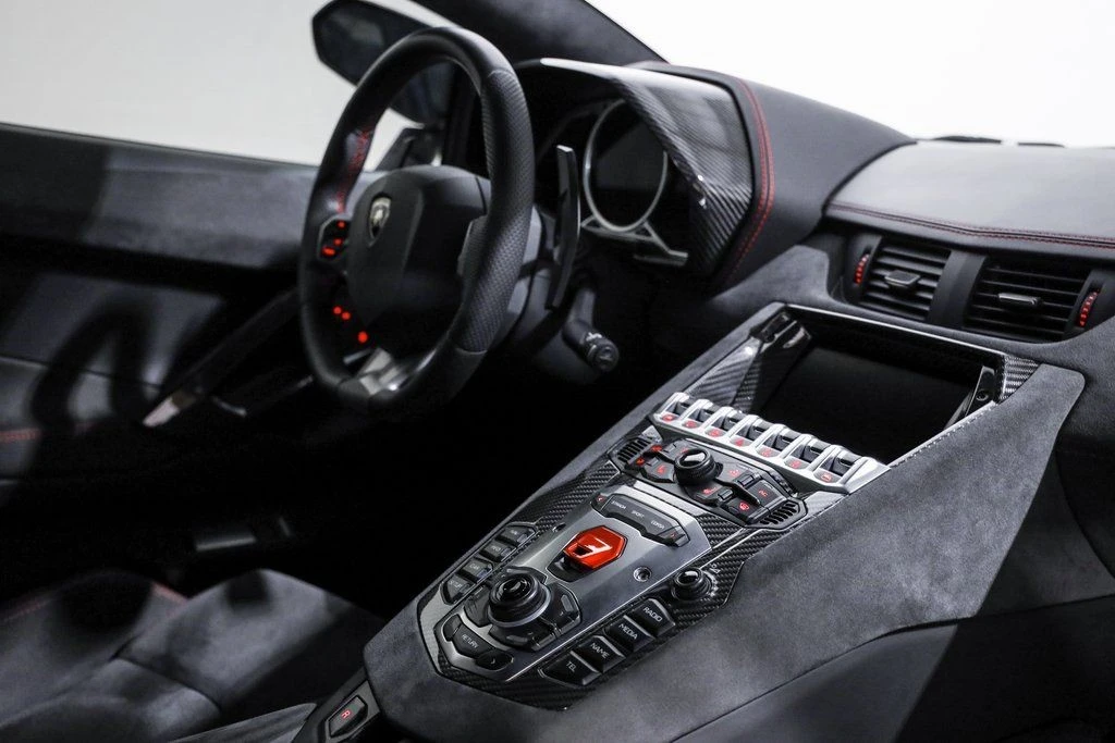 2016 Lamborghini - Image 29 of 31