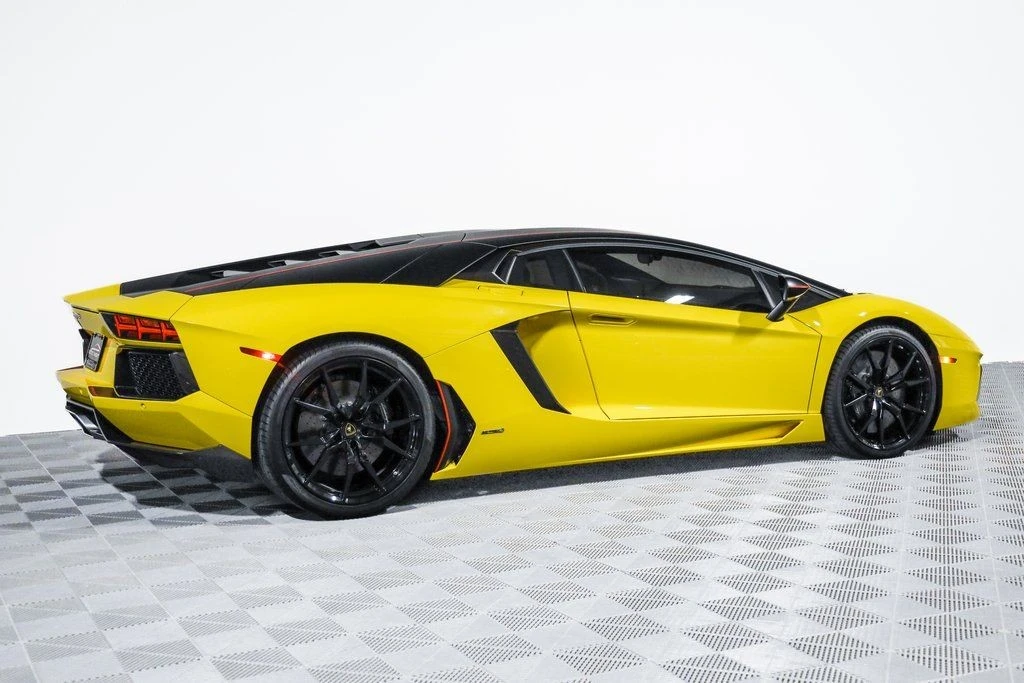 2016 Lamborghini - Image 4 of 31