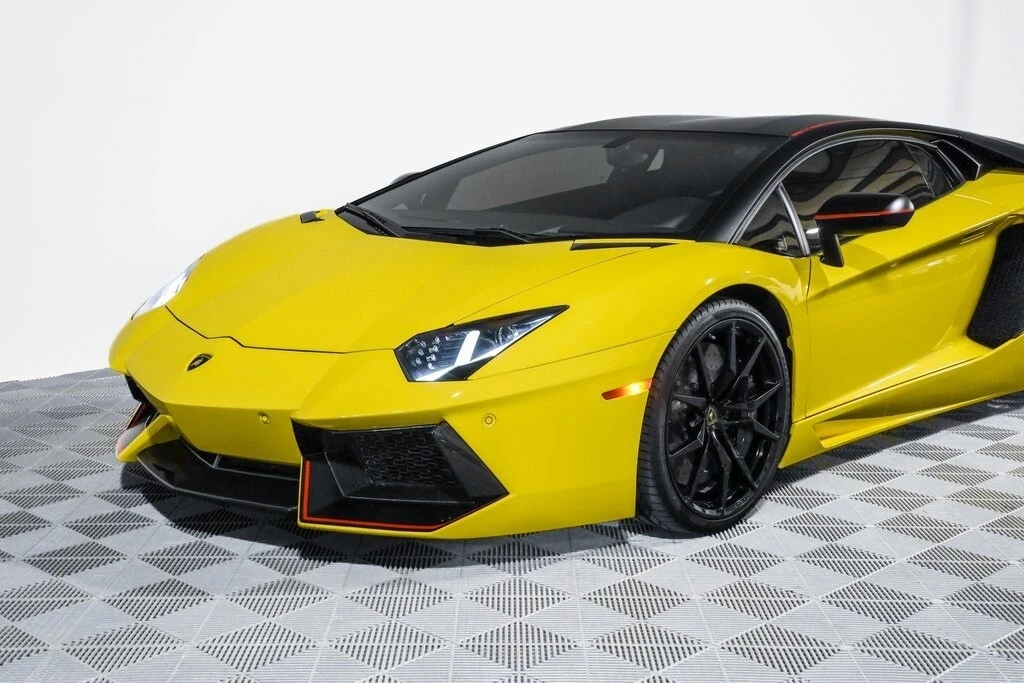 2016 Lamborghini Aventador LP700-4 - Image 19 of 21