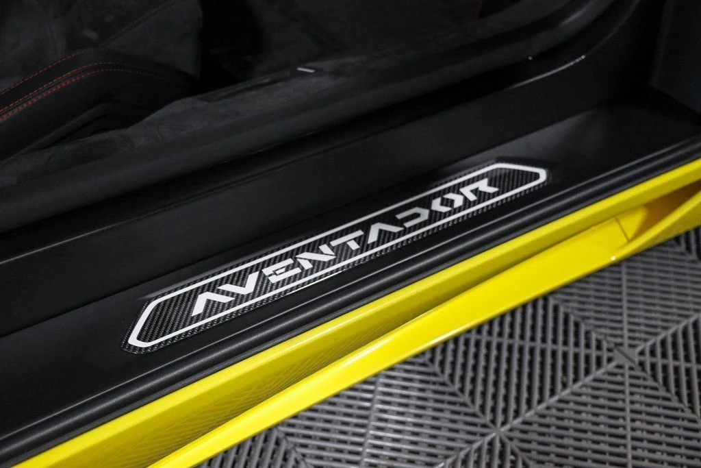 2016 Lamborghini - Image 23 of 31