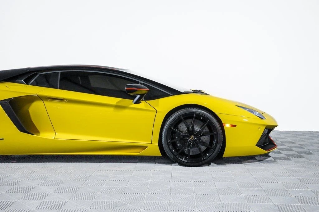 2016 Lamborghini - Image 3 of 31