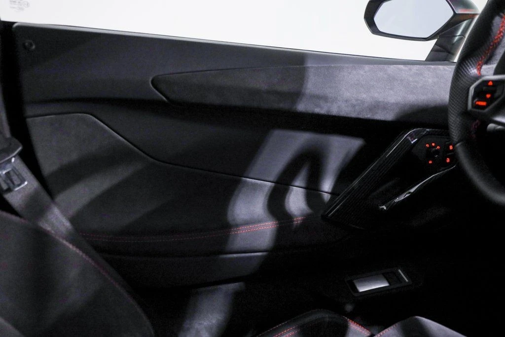 2016 Lamborghini - Image 30 of 31