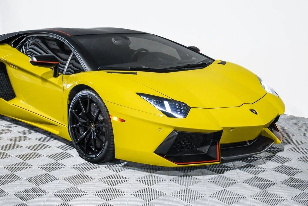 2016 Lamborghini - Image 7 of 31