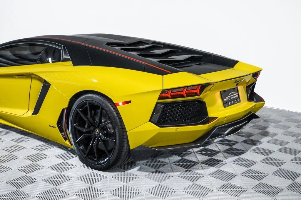 2016 Lamborghini Aventador LP700-4 - Image 21 of 21