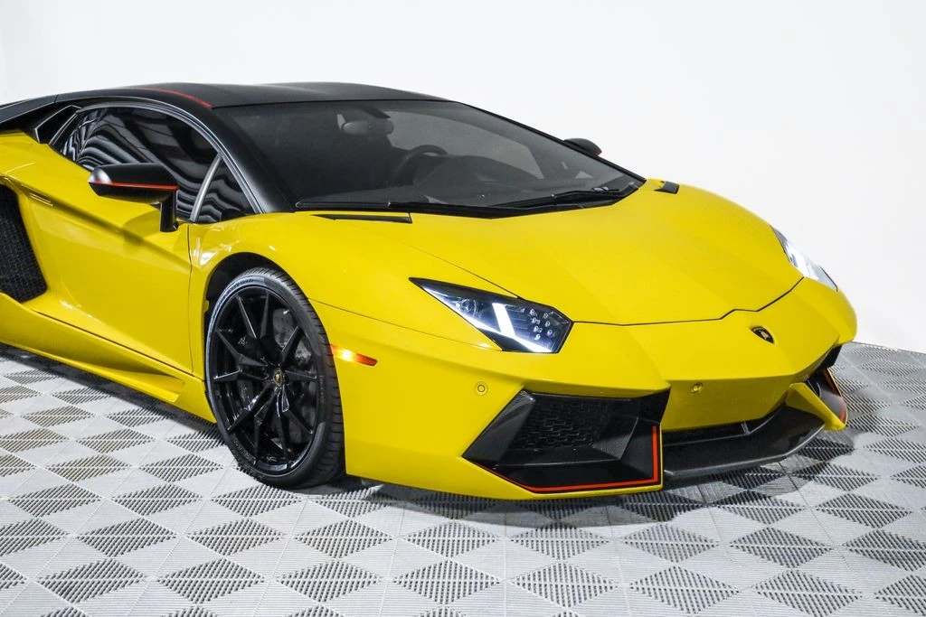 2016 Lamborghini Aventador LP700-4 - Image 7 of 31