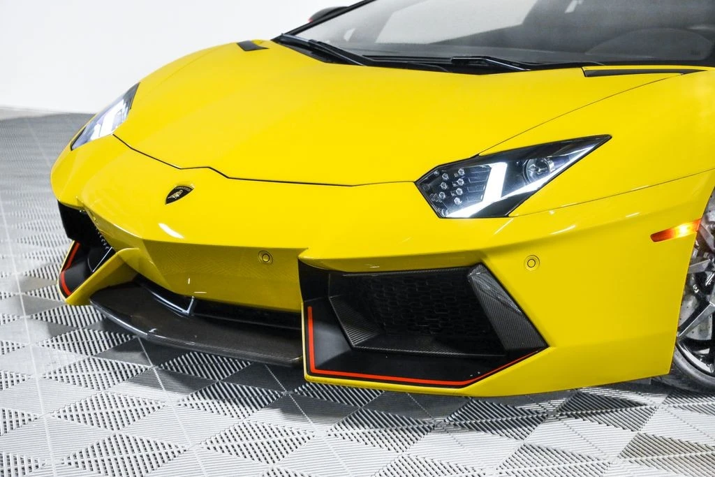 2016 Lamborghini Aventador LP700-4 - Image 11 of 31