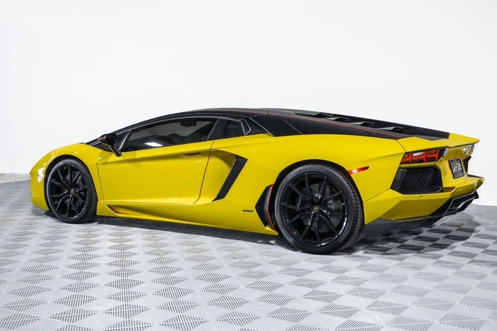 2016 Lamborghini Aventador LP700-4 - Image 21 of 31