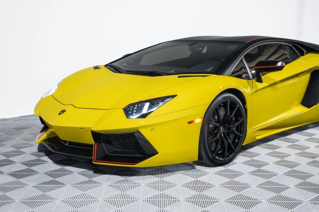 2016 Lamborghini Aventador LP700-4 - Image 20 of 31