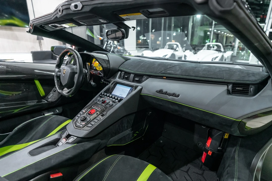 2016 Lamborghini Aventador SuperVeloce LP750-4 - Image 25 of 31