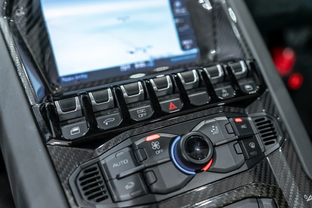 2016 Lamborghini Aventador SuperVeloce LP750-4 - Image 16 of 31