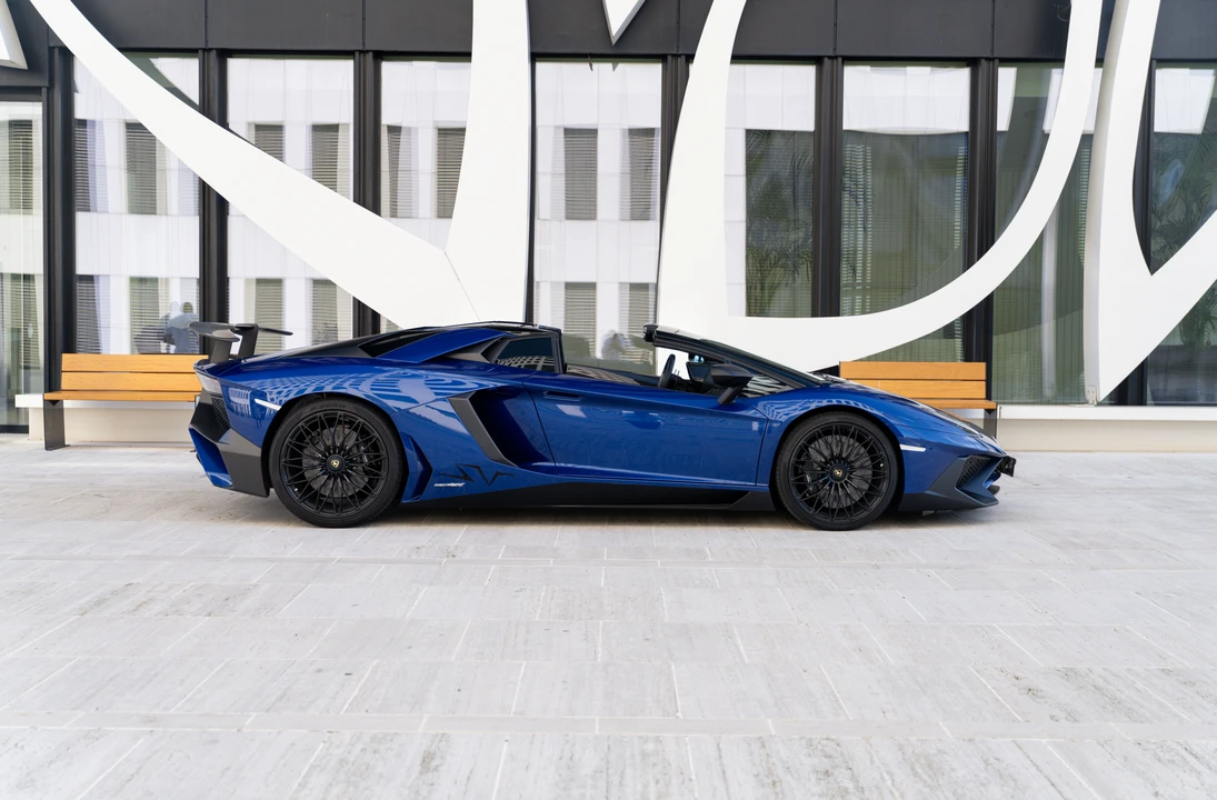 2016 Lamborghini Aventador SuperVeloce LP750-4 Roadster - Image 8 of 31