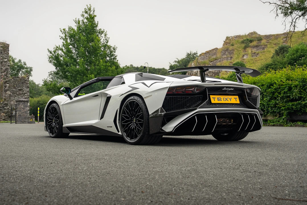 2016 Lamborghini Aventador SuperVeloce LP750-4 Roadster - Image 5 of 31