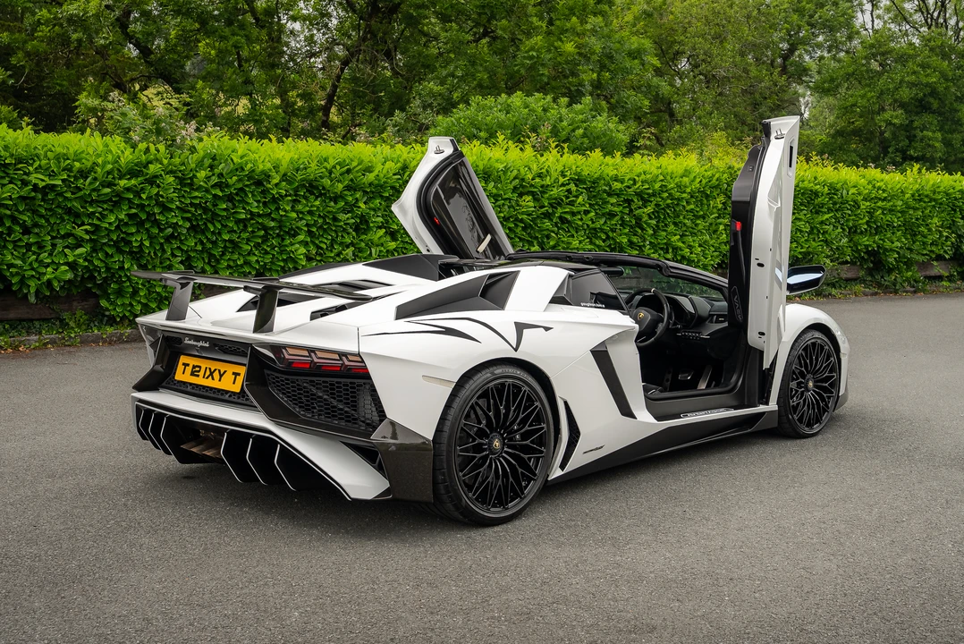 2016 Lamborghini Aventador SuperVeloce LP750-4 Roadster - Image 17 of 31