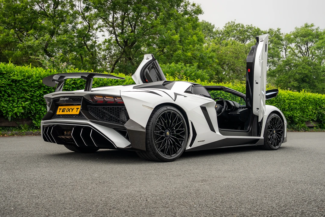 2016 Lamborghini Aventador SuperVeloce LP750-4 Roadster - Image 18 of 31