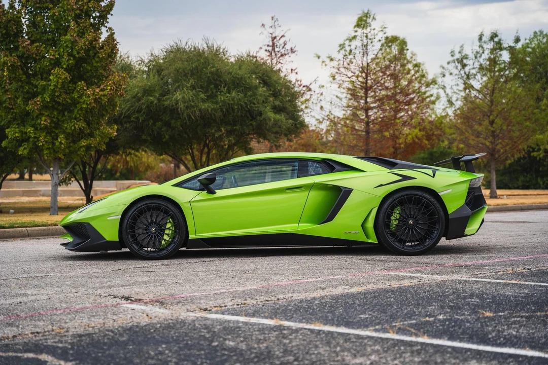 2016 Lamborghini Aventador SuperVeloce LP750-4 - Image 4 of 31