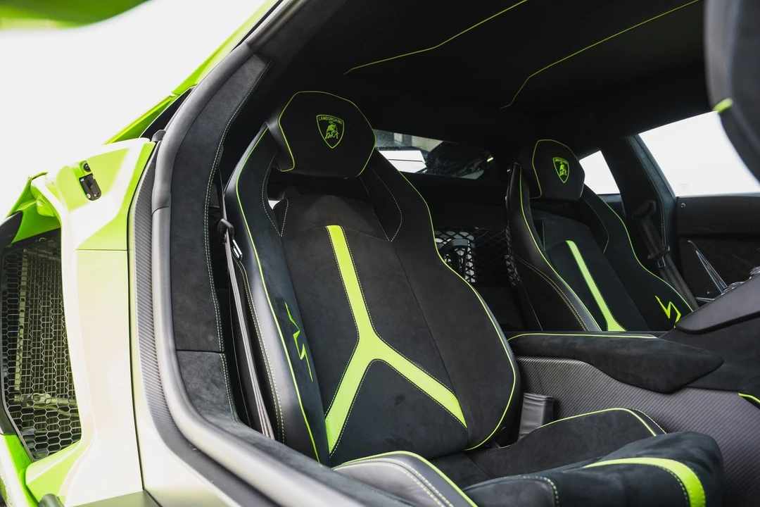 2016 Lamborghini Aventador SuperVeloce LP750-4 - Image 2 of 31