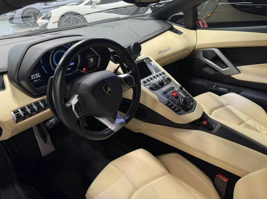 2016 Lamborghini Aventador LP700-4 - Image 4 of 5