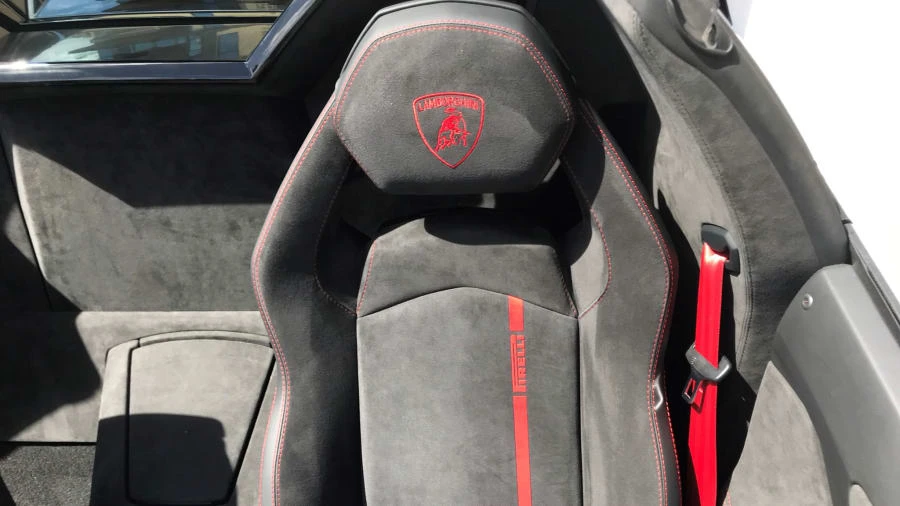 2016 Lamborghini Aventador LP700-4 - Image 4 of 8