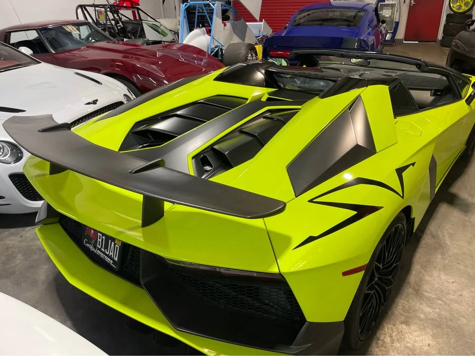 2016 Lamborghini Aventador - Image 8 of 10