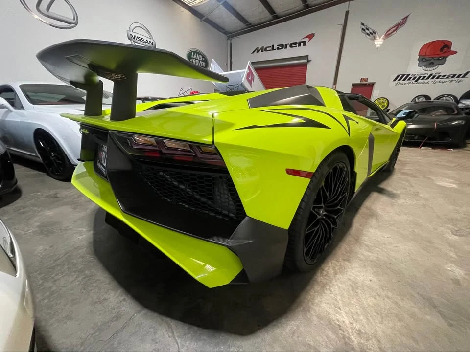 2016 Lamborghini Aventador - Image 7 of 10
