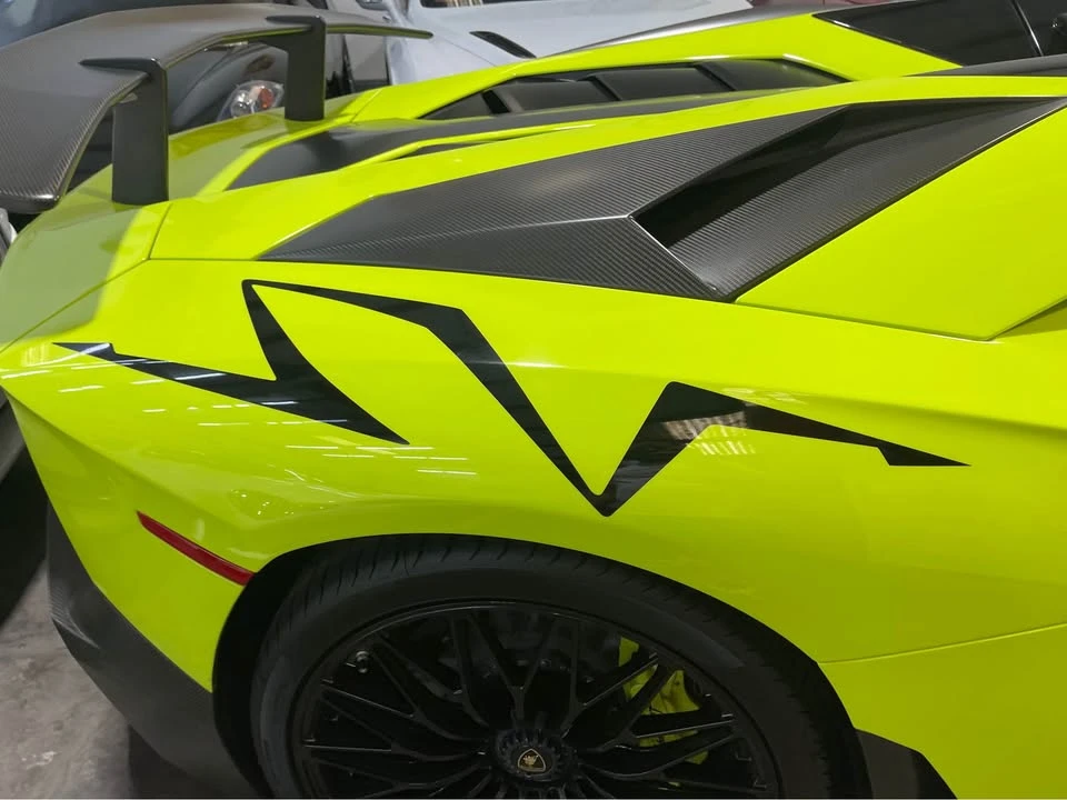 2016 Lamborghini Aventador - Image 6 of 10