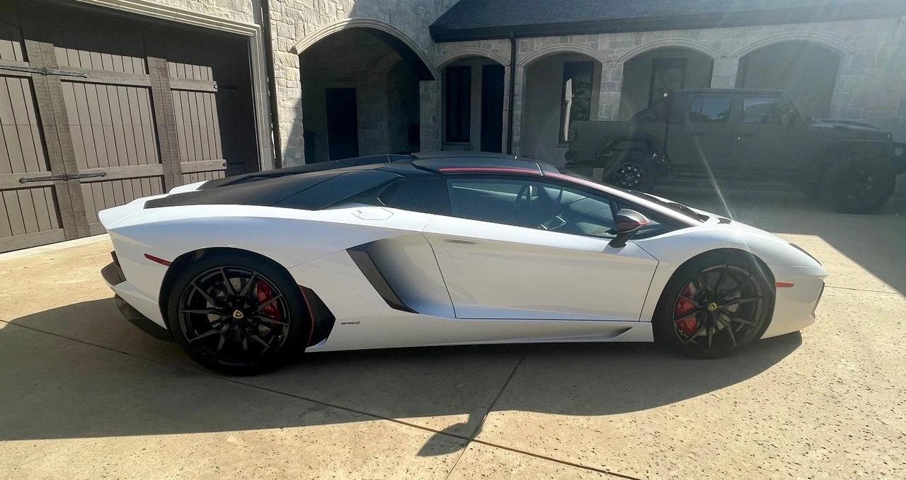 2016 Lamborghini Aventador LP700-4 - Image 4 of 7